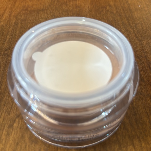 Bare minerals foundation - Picture 2 of 3